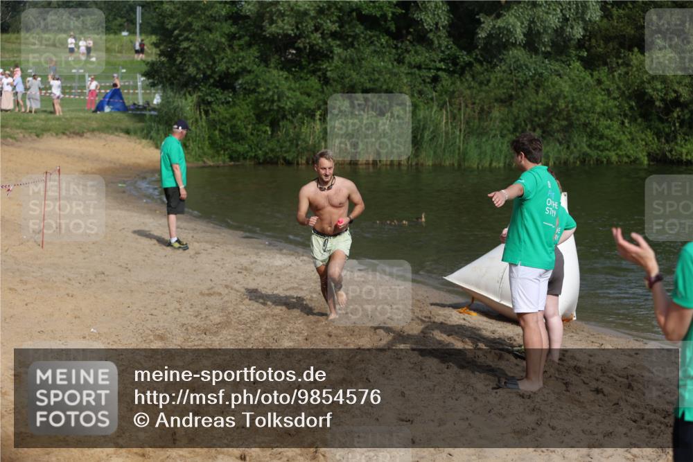 21.06.2026 - 29. Vierlanden-Triathlon Andreas Tolksdorf http://msf.ph/oto/9854576 21.06.2026 08:48:49 Schwimmen 59, 92 meine-sportfotos.de