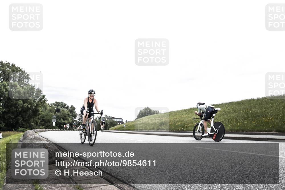 21.06.2026 - 29. Vierlanden-Triathlon H.Heesch http://msf.ph/oto/9854611 21.06.2026 10:30:08 Radfahren 274, 284, 304, 497, 572 meine-sportfotos.de