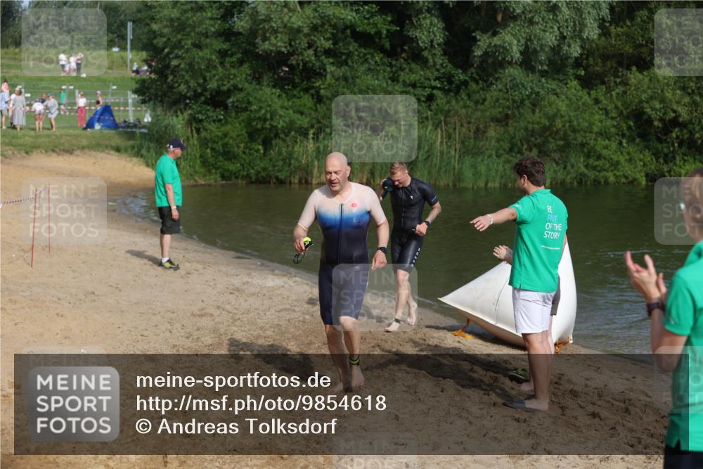 21.06.2026 - 29. Vierlanden-Triathlon Andreas Tolksdorf http://msf.ph/oto/9854618 21.06.2026 08:49:07 Schwimmen 86, 199 meine-sportfotos.de