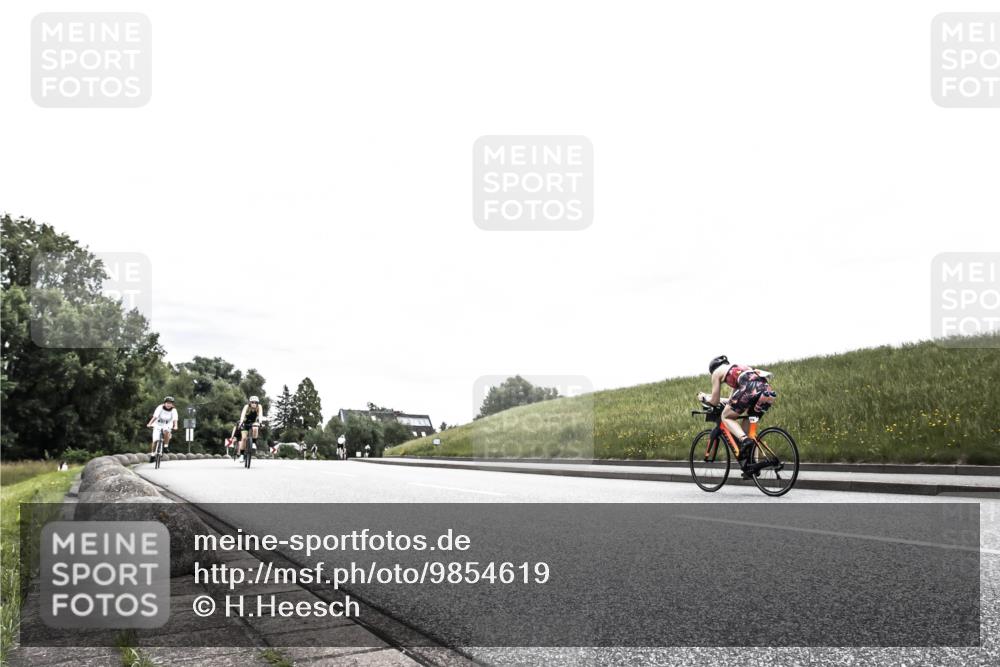 21.06.2026 - 29. Vierlanden-Triathlon H.Heesch http://msf.ph/oto/9854619 21.06.2026 10:30:14 Radfahren 284, 300, 539, 546, 568 meine-sportfotos.de
