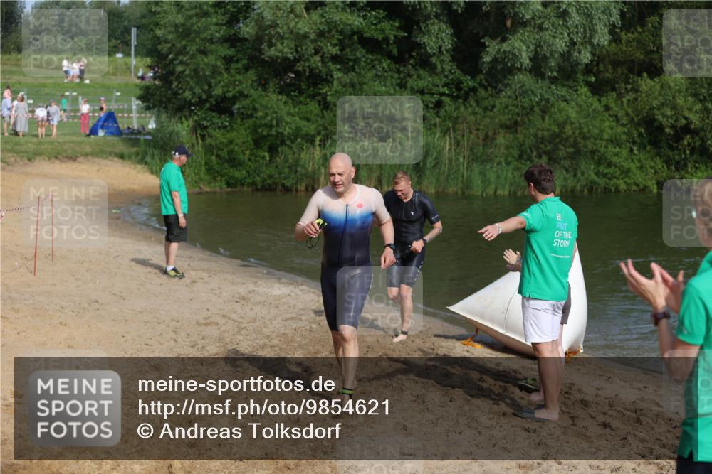 21.06.2026 - 29. Vierlanden-Triathlon Andreas Tolksdorf http://msf.ph/oto/9854621 21.06.2026 08:49:07 Schwimmen 86, 199 meine-sportfotos.de