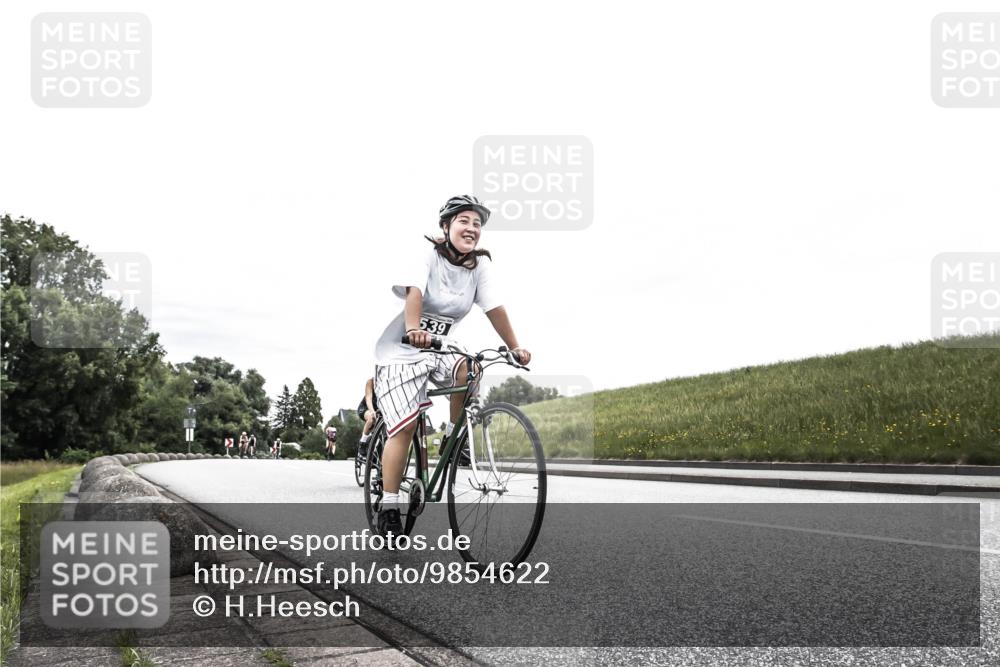 21.06.2026 - 29. Vierlanden-Triathlon H.Heesch http://msf.ph/oto/9854622 21.06.2026 10:30:17 Radfahren 300, 539, 546, 568 meine-sportfotos.de
