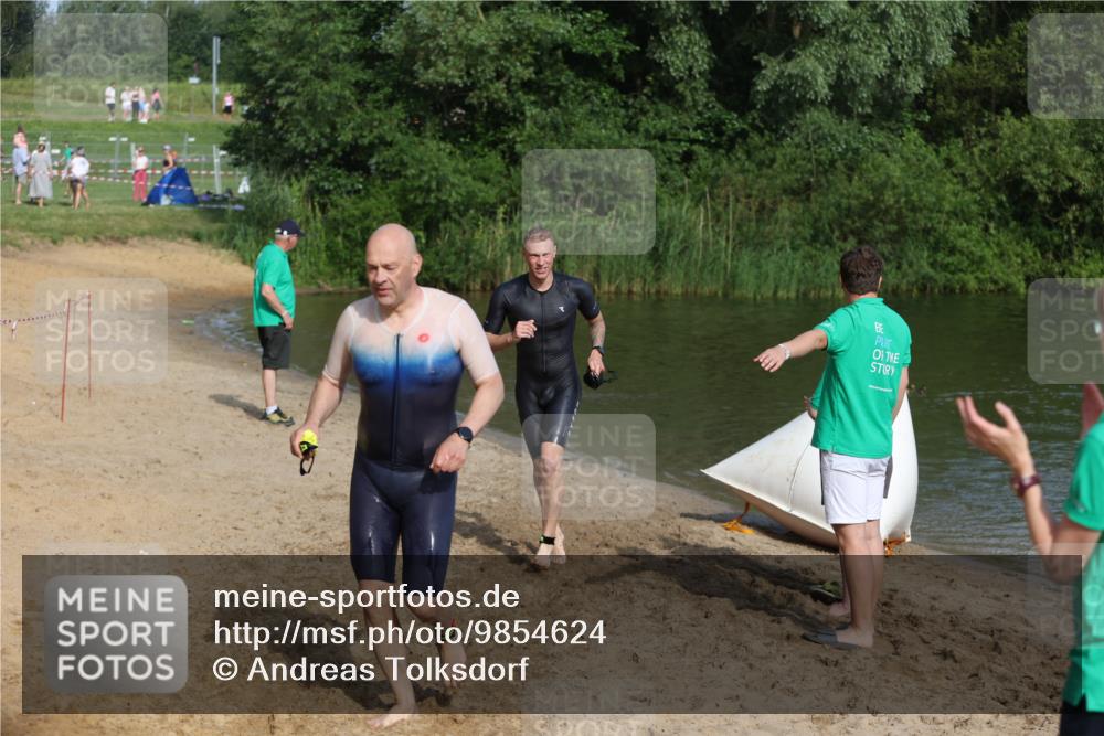 21.06.2026 - 29. Vierlanden-Triathlon Andreas Tolksdorf http://msf.ph/oto/9854624 21.06.2026 08:49:08 Schwimmen 54, 86, 199 meine-sportfotos.de