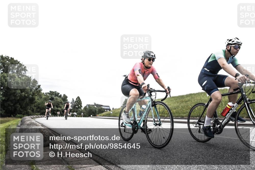 21.06.2026 - 29. Vierlanden-Triathlon H.Heesch http://msf.ph/oto/9854645 21.06.2026 10:30:49 Radfahren 174, 294, 314, 366, 534, 559, 586 meine-sportfotos.de