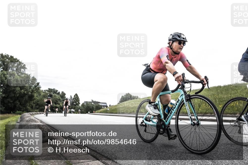 21.06.2026 - 29. Vierlanden-Triathlon H.Heesch http://msf.ph/oto/9854646 21.06.2026 10:30:49 Radfahren 174, 294, 314, 366, 534, 559, 586 meine-sportfotos.de