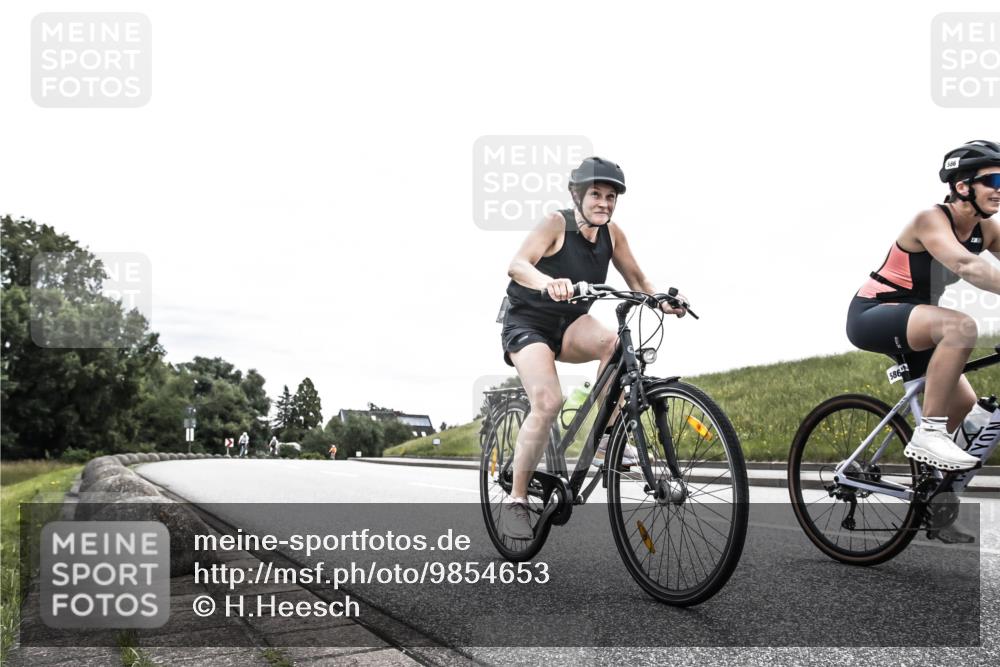 21.06.2026 - 29. Vierlanden-Triathlon H.Heesch http://msf.ph/oto/9854653 21.06.2026 10:30:51 Radfahren 142, 174, 294, 314, 534, 559, 586 meine-sportfotos.de