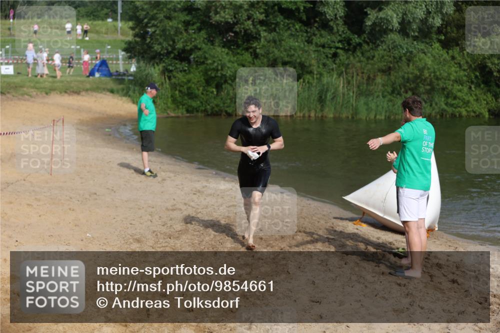 21.06.2026 - 29. Vierlanden-Triathlon Andreas Tolksdorf http://msf.ph/oto/9854661 21.06.2026 08:49:19 Schwimmen 54 meine-sportfotos.de