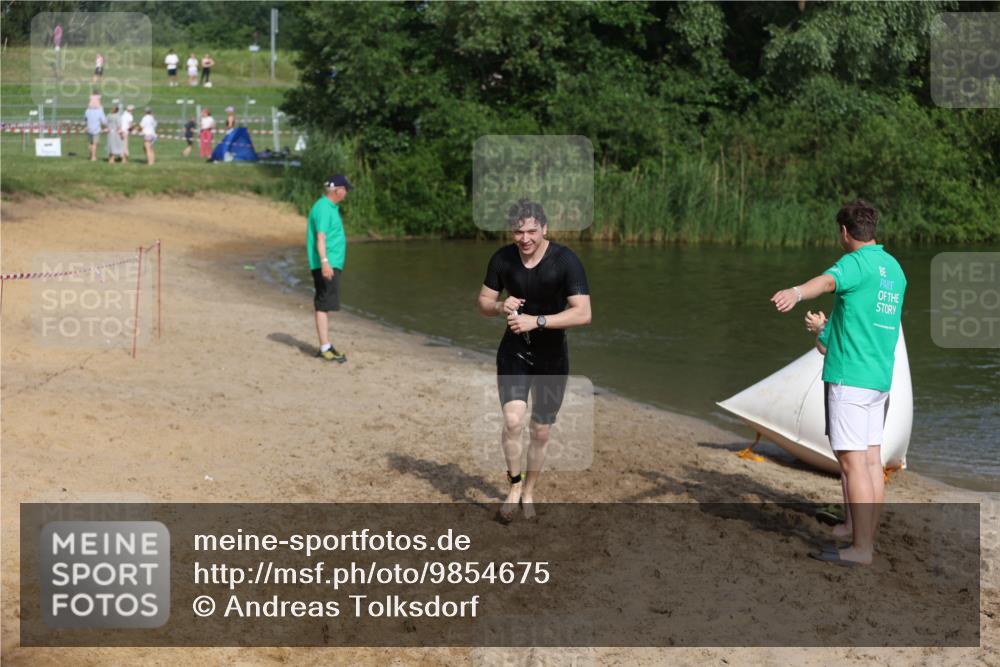 21.06.2026 - 29. Vierlanden-Triathlon Andreas Tolksdorf http://msf.ph/oto/9854675 21.06.2026 08:49:19 Schwimmen 54 meine-sportfotos.de