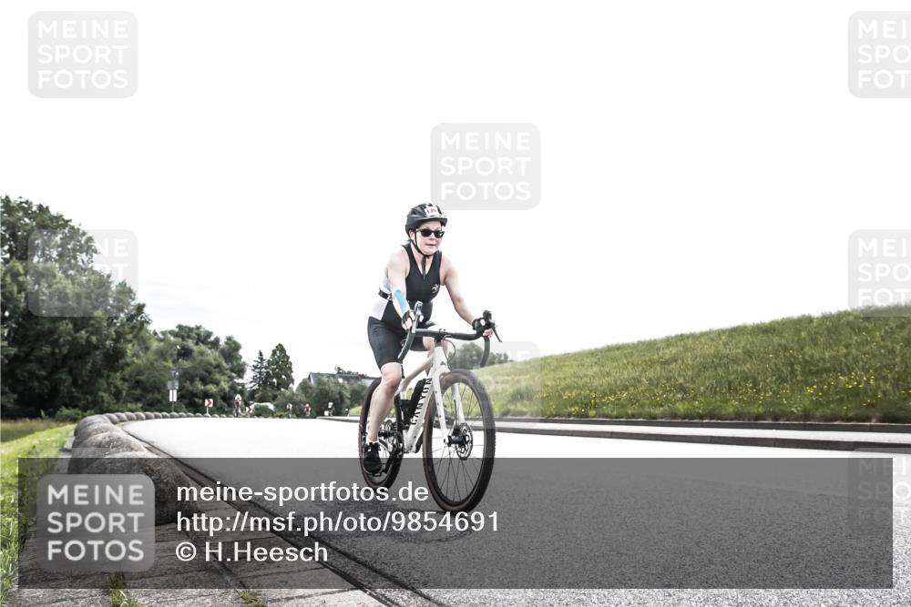 21.06.2026 - 29. Vierlanden-Triathlon H.Heesch http://msf.ph/oto/9854691 21.06.2026 10:31:45 Radfahren 123, 1357 meine-sportfotos.de