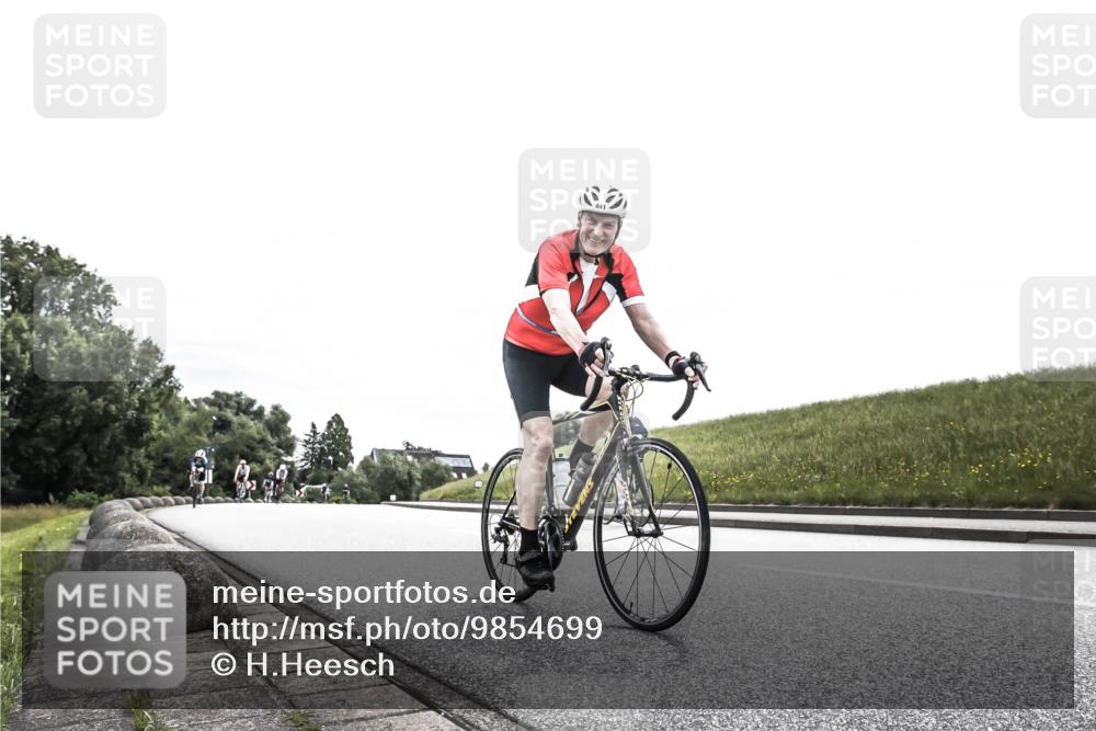21.06.2026 - 29. Vierlanden-Triathlon H.Heesch http://msf.ph/oto/9854699 21.06.2026 10:31:55 Radfahren 62, 213, 332, 441 meine-sportfotos.de