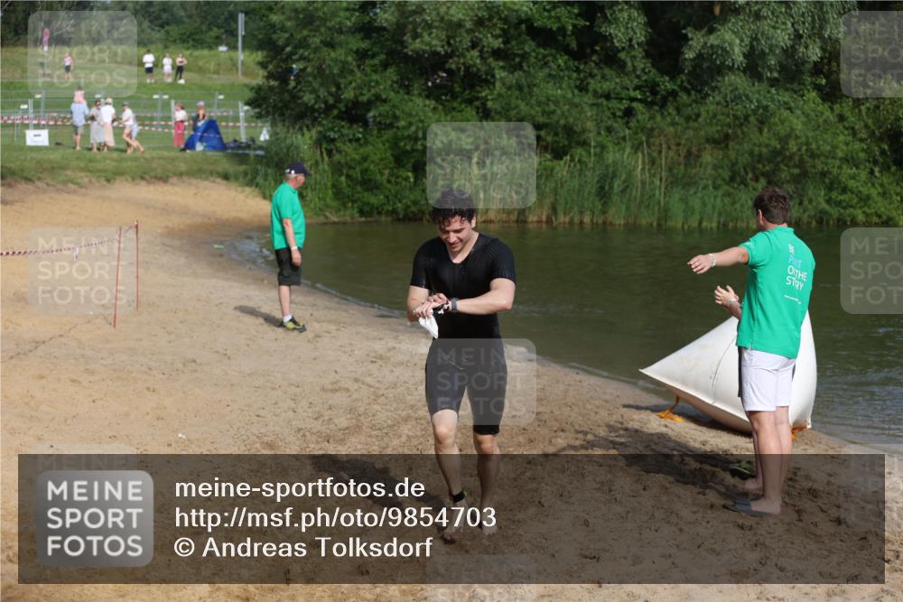 21.06.2026 - 29. Vierlanden-Triathlon Andreas Tolksdorf http://msf.ph/oto/9854703 21.06.2026 08:49:20 Schwimmen 54 meine-sportfotos.de