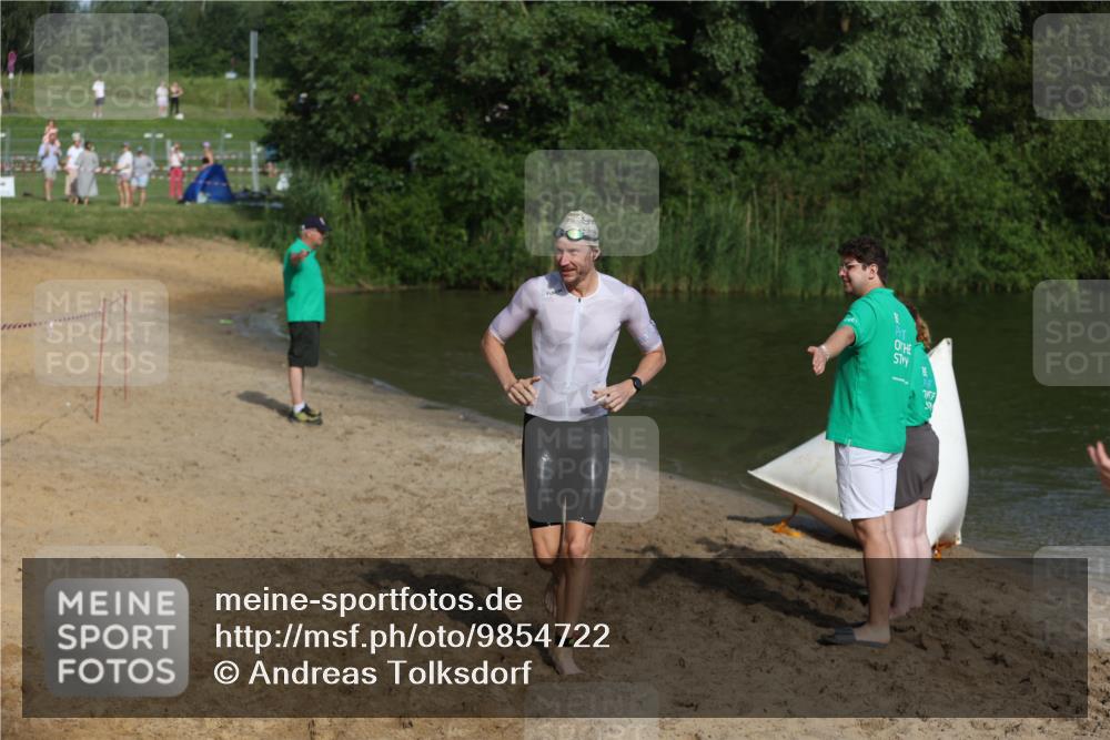 21.06.2026 - 29. Vierlanden-Triathlon Andreas Tolksdorf http://msf.ph/oto/9854722 21.06.2026 08:49:33 Schwimmen 153, 187 meine-sportfotos.de