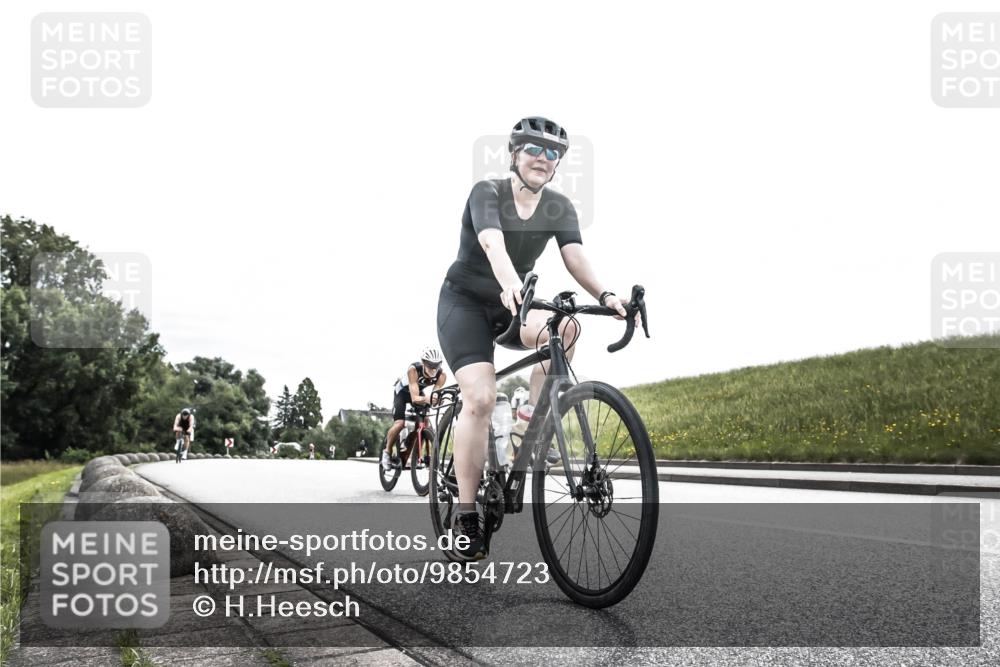 21.06.2026 - 29. Vierlanden-Triathlon H.Heesch http://msf.ph/oto/9854723 21.06.2026 10:32:23 Radfahren 13, 84, 165, 169, 199, 595 meine-sportfotos.de