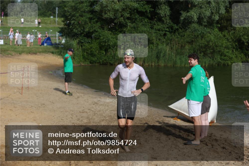 21.06.2026 - 29. Vierlanden-Triathlon Andreas Tolksdorf http://msf.ph/oto/9854724 21.06.2026 08:49:33 Schwimmen 153, 187 meine-sportfotos.de
