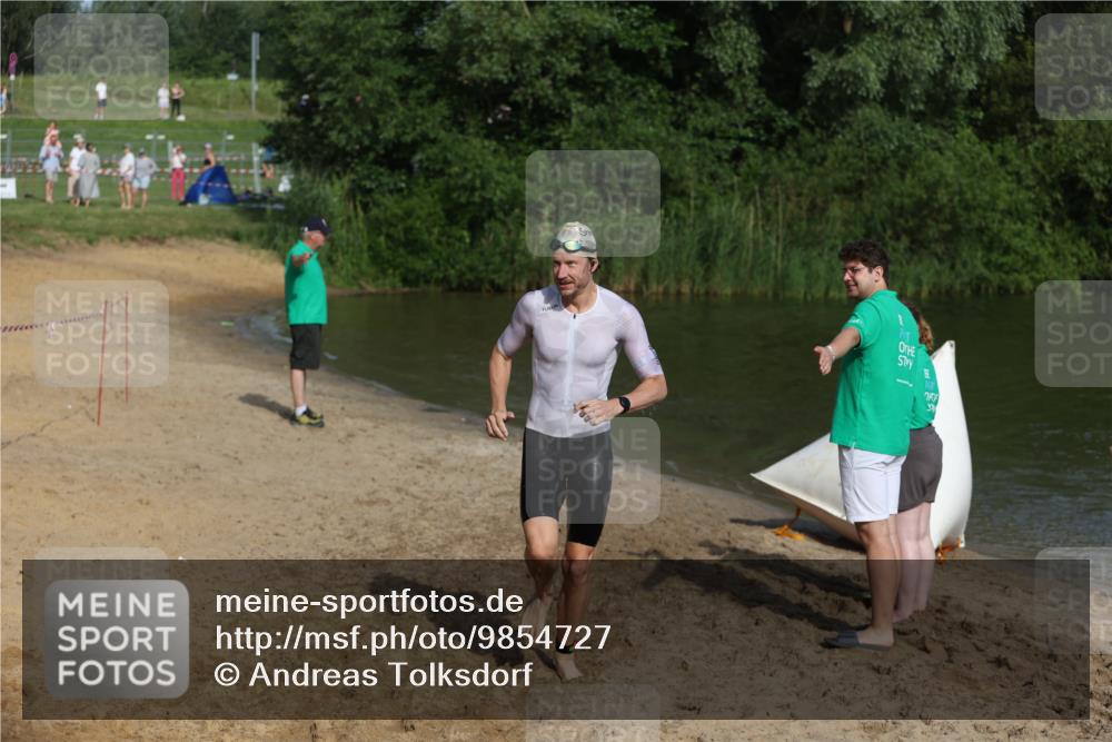 21.06.2026 - 29. Vierlanden-Triathlon Andreas Tolksdorf http://msf.ph/oto/9854727 21.06.2026 08:49:33 Schwimmen 153, 187 meine-sportfotos.de