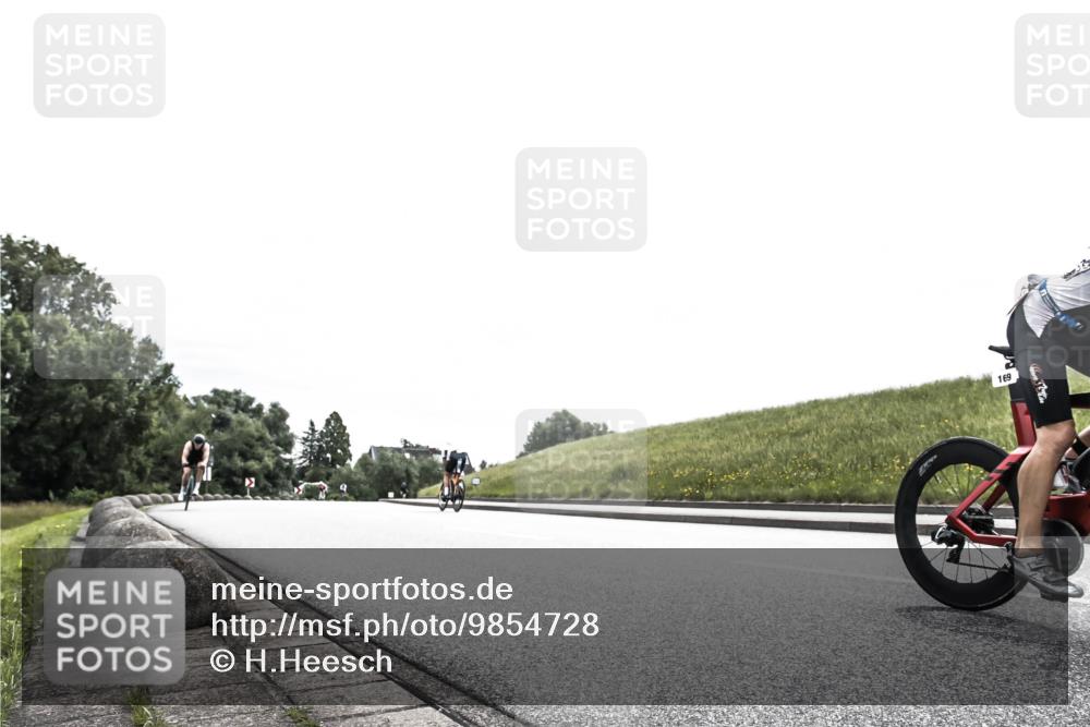 21.06.2026 - 29. Vierlanden-Triathlon H.Heesch http://msf.ph/oto/9854728 21.06.2026 10:32:24 Radfahren 13, 84, 165, 169, 199, 595 meine-sportfotos.de
