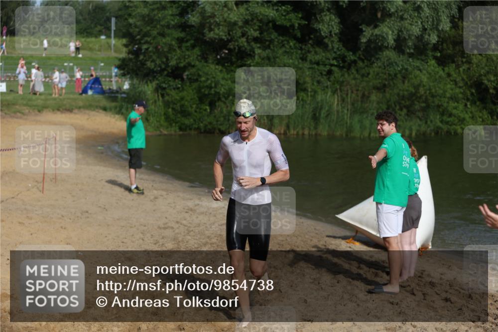 21.06.2026 - 29. Vierlanden-Triathlon Andreas Tolksdorf http://msf.ph/oto/9854738 21.06.2026 08:49:33 Schwimmen 153, 187 meine-sportfotos.de