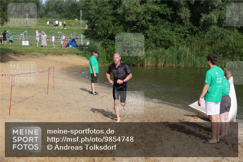 21.06.2026 - 29. Vierlanden-Triathlon Andreas Tolksdorf http://msf.ph/oto/9854748 21.06.2026 08:49:43 Schwimmen 153 meine-sportfotos.de