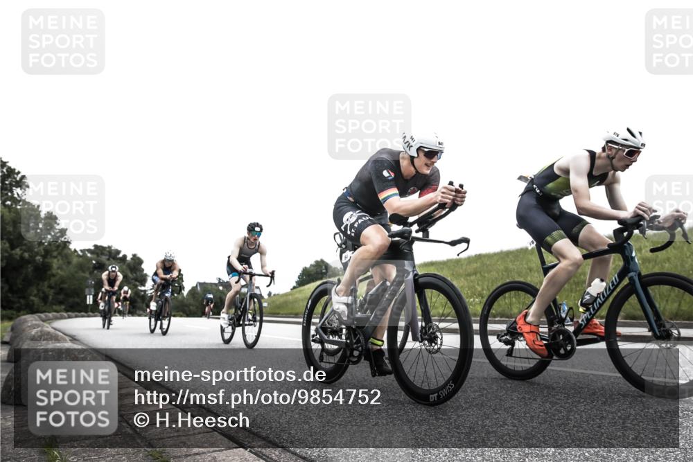 21.06.2026 - 29. Vierlanden-Triathlon H.Heesch http://msf.ph/oto/9854752 21.06.2026 12:06:11 Radfahren 264, 706, 752, 829, 913, 919, 941, 954, 956, 957, 965, 972, 975 meine-sportfotos.de