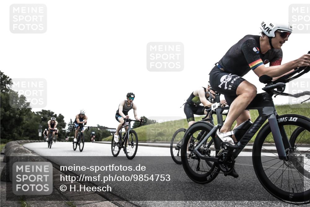 21.06.2026 - 29. Vierlanden-Triathlon H.Heesch http://msf.ph/oto/9854753 21.06.2026 12:06:11 Radfahren 264, 706, 752, 829, 913, 919, 941, 954, 956, 957, 965, 972, 975 meine-sportfotos.de