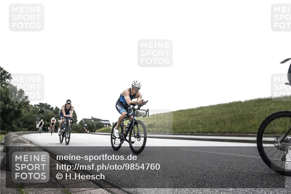 21.06.2026 - 29. Vierlanden-Triathlon H.Heesch http://msf.ph/oto/9854760 21.06.2026 12:06:11 Radfahren 264, 706, 752, 829, 913, 919, 941, 954, 956, 957, 965, 972, 975 meine-sportfotos.de