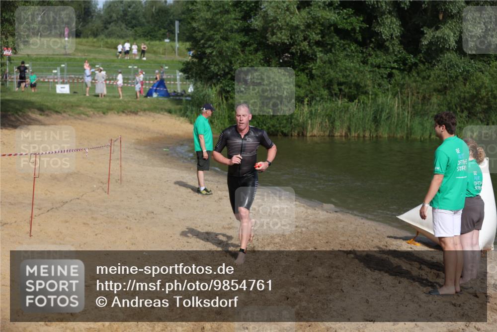 21.06.2026 - 29. Vierlanden-Triathlon Andreas Tolksdorf http://msf.ph/oto/9854761 21.06.2026 08:49:43 Schwimmen 153 meine-sportfotos.de