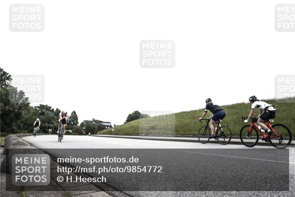 21.06.2026 - 29. Vierlanden-Triathlon H.Heesch http://msf.ph/oto/9854772 21.06.2026 12:06:12 Radfahren 264, 706, 752, 829, 913, 919, 941, 954, 956, 957, 965, 972, 975 meine-sportfotos.de