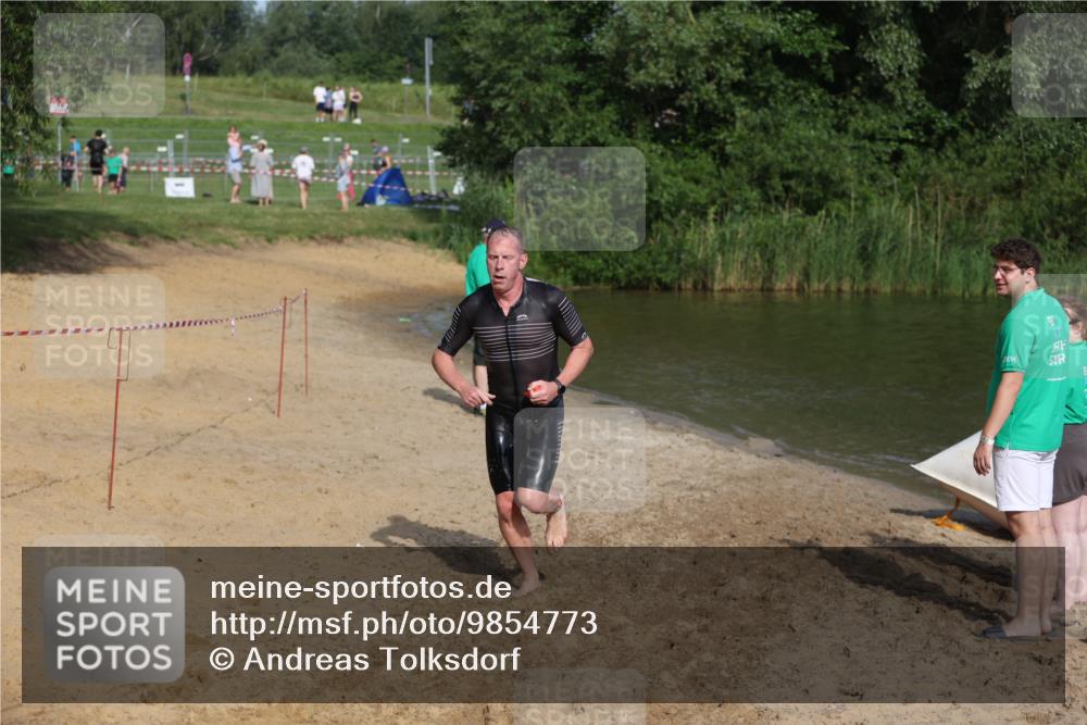21.06.2026 - 29. Vierlanden-Triathlon Andreas Tolksdorf http://msf.ph/oto/9854773 21.06.2026 08:49:43 Schwimmen 153 meine-sportfotos.de