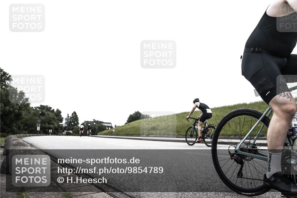 21.06.2026 - 29. Vierlanden-Triathlon H.Heesch http://msf.ph/oto/9854789 21.06.2026 12:06:15 Radfahren 752, 829, 913 meine-sportfotos.de