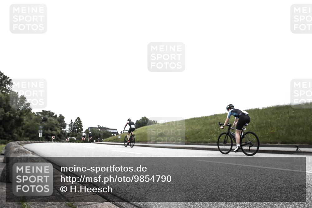 21.06.2026 - 29. Vierlanden-Triathlon H.Heesch http://msf.ph/oto/9854790 21.06.2026 12:06:16 Radfahren 752 meine-sportfotos.de