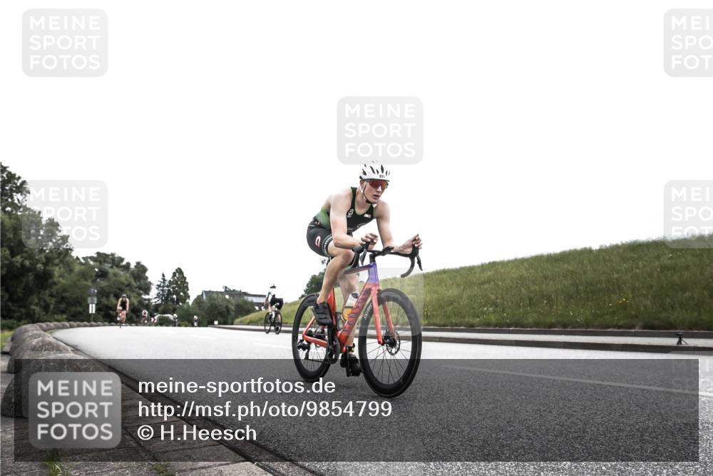21.06.2026 - 29. Vierlanden-Triathlon H.Heesch http://msf.ph/oto/9854799 21.06.2026 12:06:29 Radfahren 754, 833, 909, 920, 970, 971 meine-sportfotos.de
