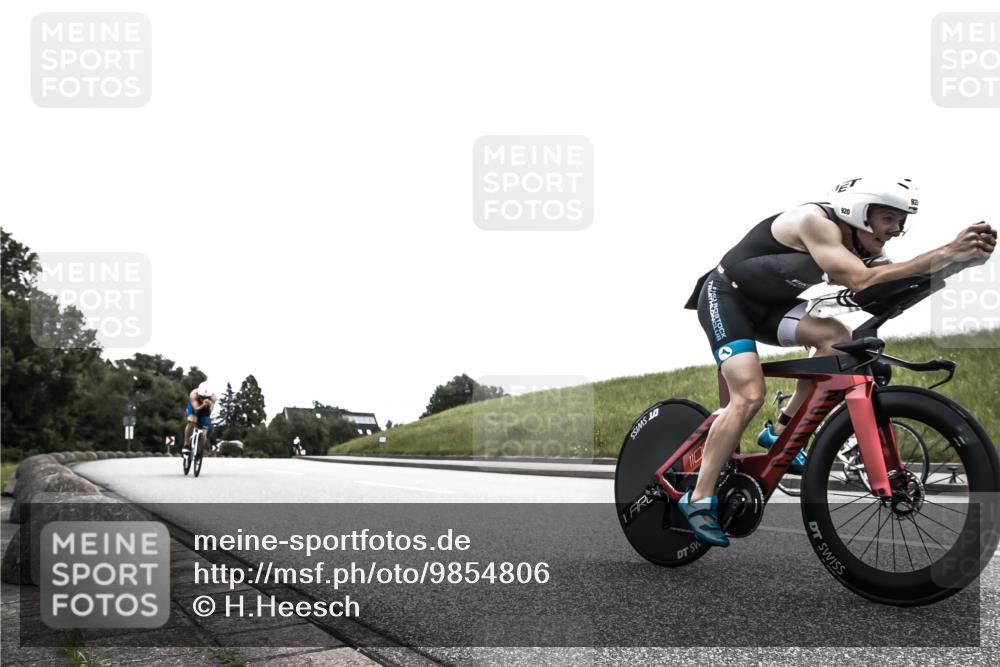21.06.2026 - 29. Vierlanden-Triathlon H.Heesch http://msf.ph/oto/9854806 21.06.2026 12:06:34 Radfahren 909, 920, 959, 970 meine-sportfotos.de
