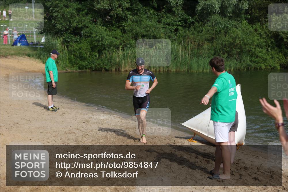 21.06.2026 - 29. Vierlanden-Triathlon Andreas Tolksdorf http://msf.ph/oto/9854847 21.06.2026 08:50:04 Schwimmen 48, 52, 139 meine-sportfotos.de