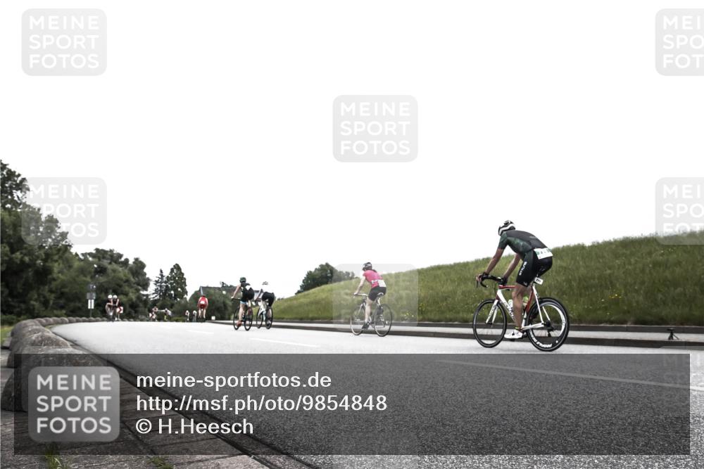 21.06.2026 - 29. Vierlanden-Triathlon H.Heesch http://msf.ph/oto/9854848 21.06.2026 12:06:54 Radfahren 739, 769, 847, 889, 974 meine-sportfotos.de