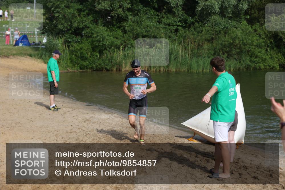 21.06.2026 - 29. Vierlanden-Triathlon Andreas Tolksdorf http://msf.ph/oto/9854857 21.06.2026 08:50:04 Schwimmen 48, 52, 139 meine-sportfotos.de