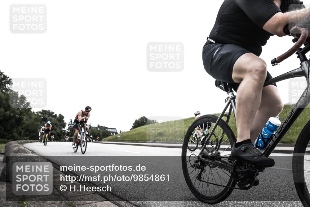 21.06.2026 - 29. Vierlanden-Triathlon H.Heesch http://msf.ph/oto/9854861 21.06.2026 12:06:59 Radfahren 638, 739, 769, 847, 910, 946, 952, 953 meine-sportfotos.de