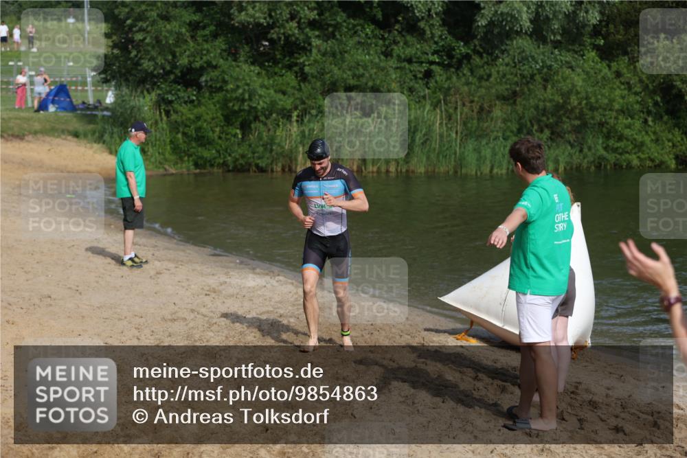 21.06.2026 - 29. Vierlanden-Triathlon Andreas Tolksdorf http://msf.ph/oto/9854863 21.06.2026 08:50:04 Schwimmen 48, 52, 139 meine-sportfotos.de