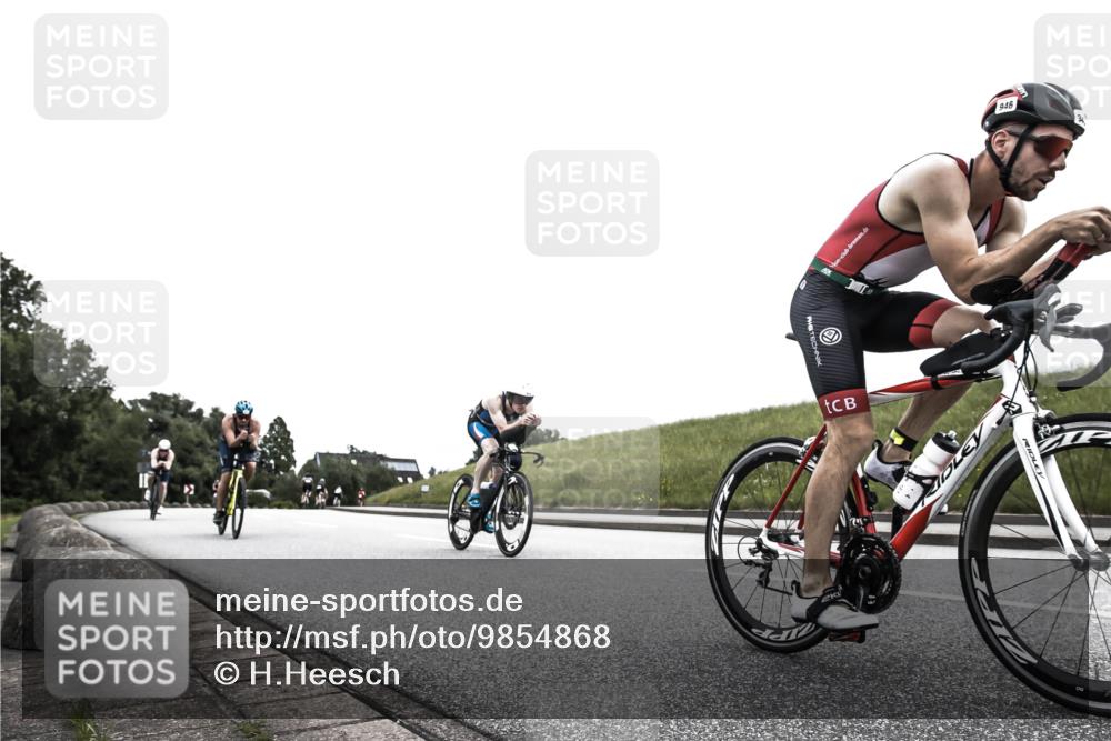 21.06.2026 - 29. Vierlanden-Triathlon H.Heesch http://msf.ph/oto/9854868 21.06.2026 12:07:00 Radfahren 638, 739, 769, 847, 910, 946, 952, 953 meine-sportfotos.de