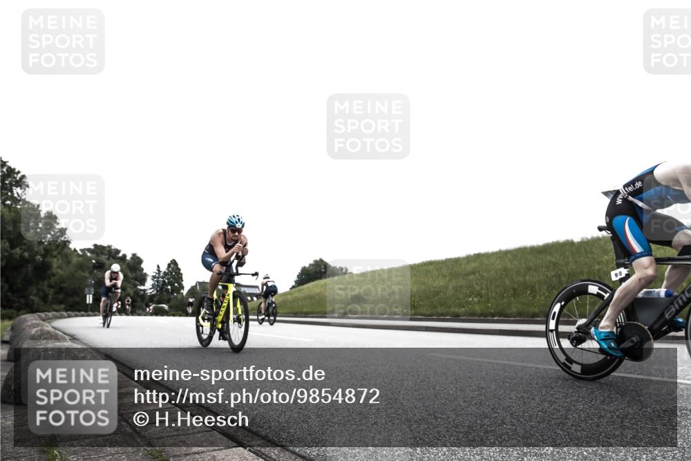 21.06.2026 - 29. Vierlanden-Triathlon H.Heesch http://msf.ph/oto/9854872 21.06.2026 12:07:00 Radfahren 638, 739, 769, 847, 910, 946, 952, 953 meine-sportfotos.de