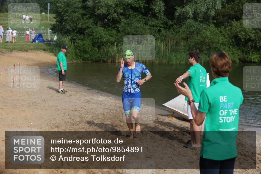 21.06.2026 - 29. Vierlanden-Triathlon Andreas Tolksdorf http://msf.ph/oto/9854891 21.06.2026 08:50:12 Schwimmen 115, 139 meine-sportfotos.de