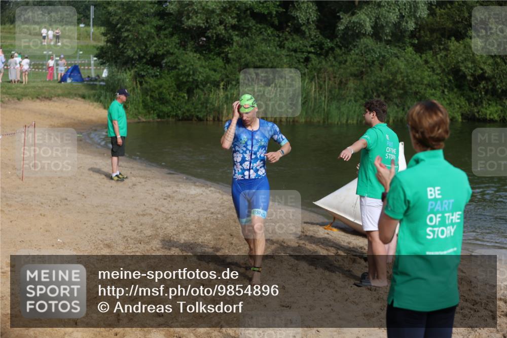 21.06.2026 - 29. Vierlanden-Triathlon Andreas Tolksdorf http://msf.ph/oto/9854896 21.06.2026 08:50:12 Schwimmen 115, 139 meine-sportfotos.de