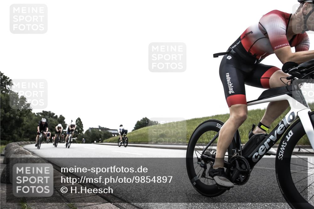 21.06.2026 - 29. Vierlanden-Triathlon H.Heesch http://msf.ph/oto/9854897 21.06.2026 12:07:24 Radfahren 790, 912, 926, 934, 935, 943, 962, 967 meine-sportfotos.de