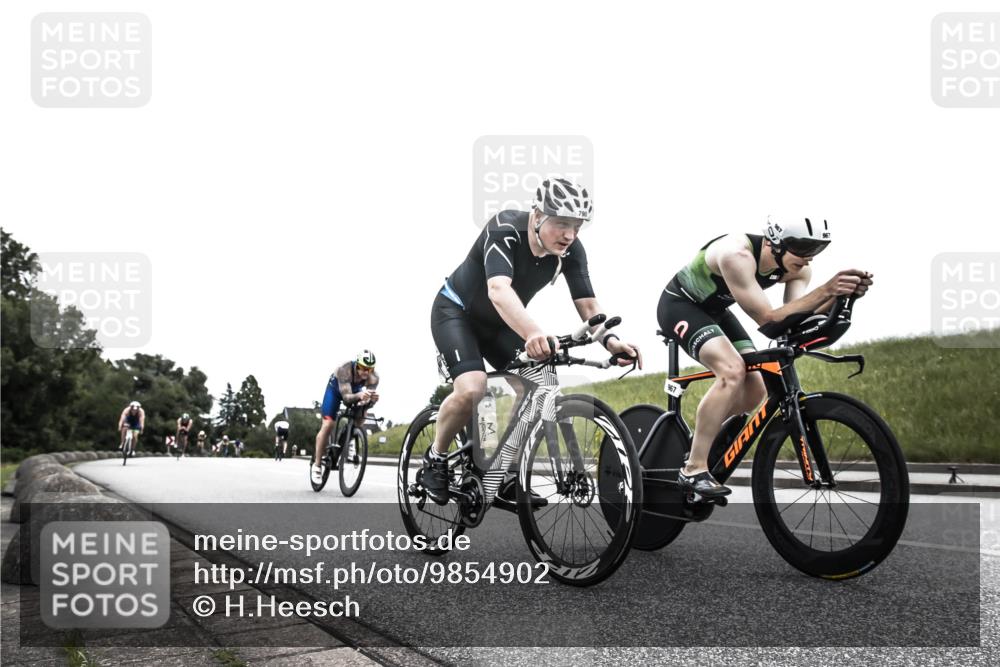 21.06.2026 - 29. Vierlanden-Triathlon H.Heesch http://msf.ph/oto/9854902 21.06.2026 12:07:25 Radfahren 790, 912, 926, 933, 934, 935, 943, 962, 967 meine-sportfotos.de