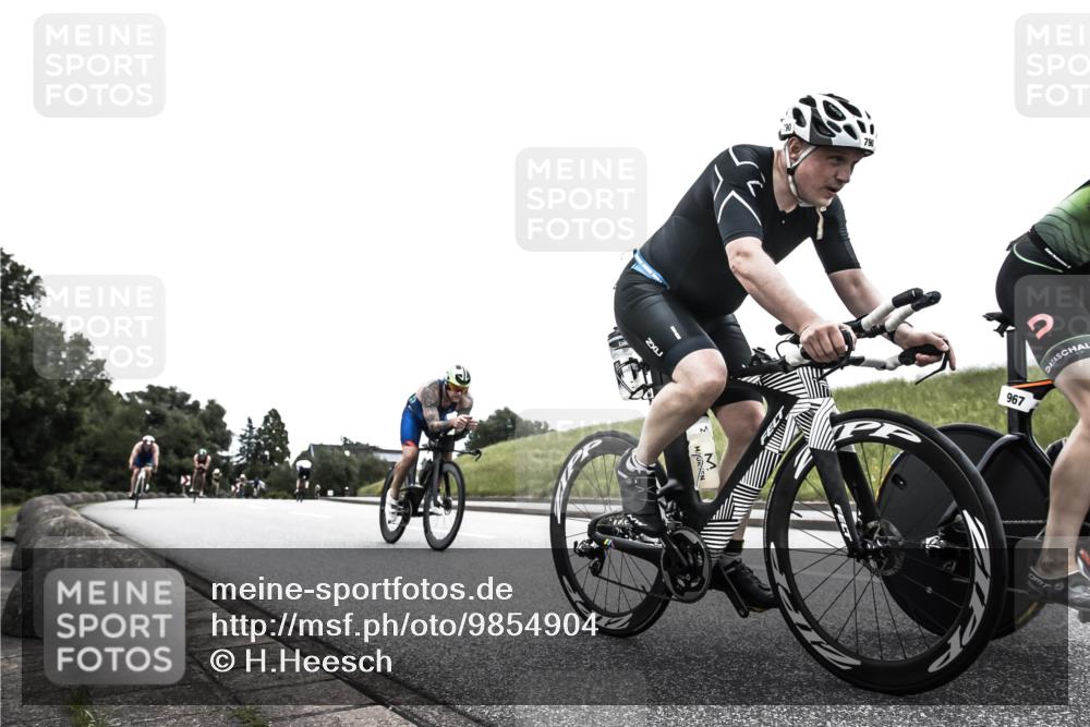 21.06.2026 - 29. Vierlanden-Triathlon H.Heesch http://msf.ph/oto/9854904 21.06.2026 12:07:25 Radfahren 790, 912, 926, 933, 934, 935, 943, 962, 967 meine-sportfotos.de