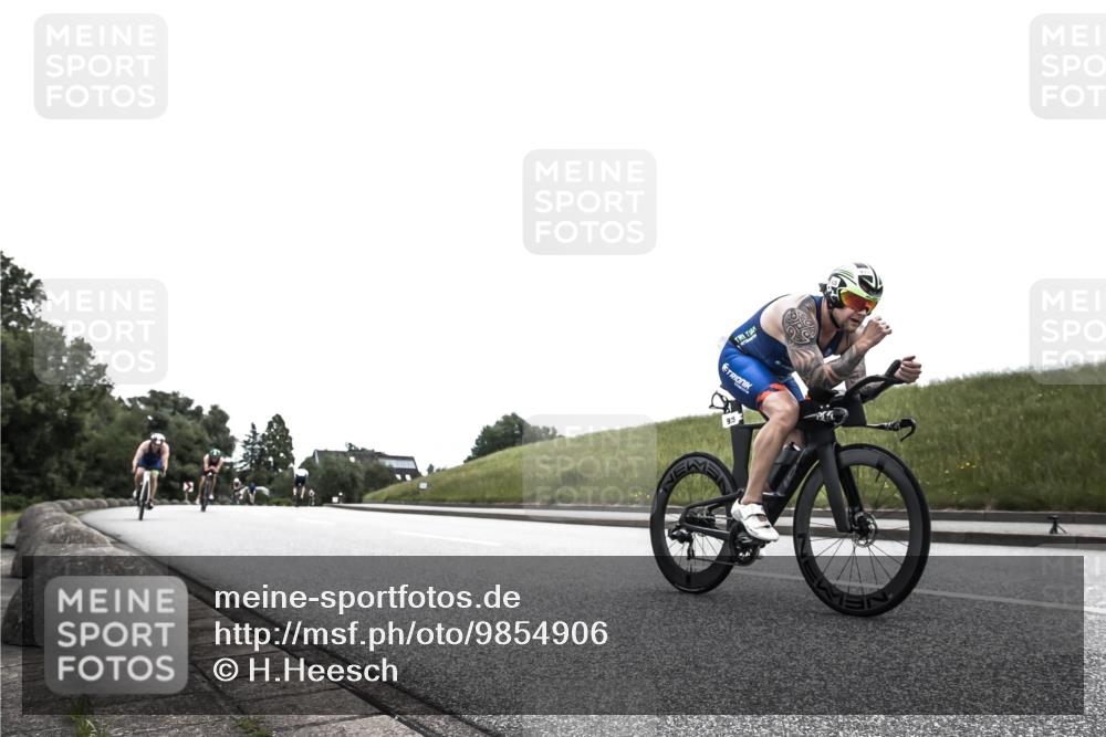 21.06.2026 - 29. Vierlanden-Triathlon H.Heesch http://msf.ph/oto/9854906 21.06.2026 12:07:26 Radfahren 790, 912, 926, 933, 934, 935, 943, 962, 967 meine-sportfotos.de