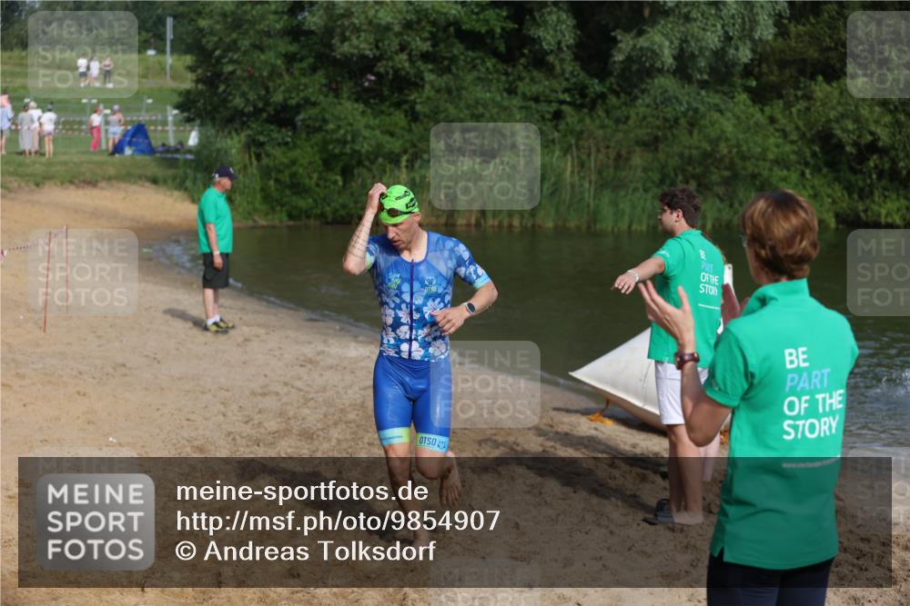 21.06.2026 - 29. Vierlanden-Triathlon Andreas Tolksdorf http://msf.ph/oto/9854907 21.06.2026 08:50:13 Schwimmen 25, 115, 139 meine-sportfotos.de