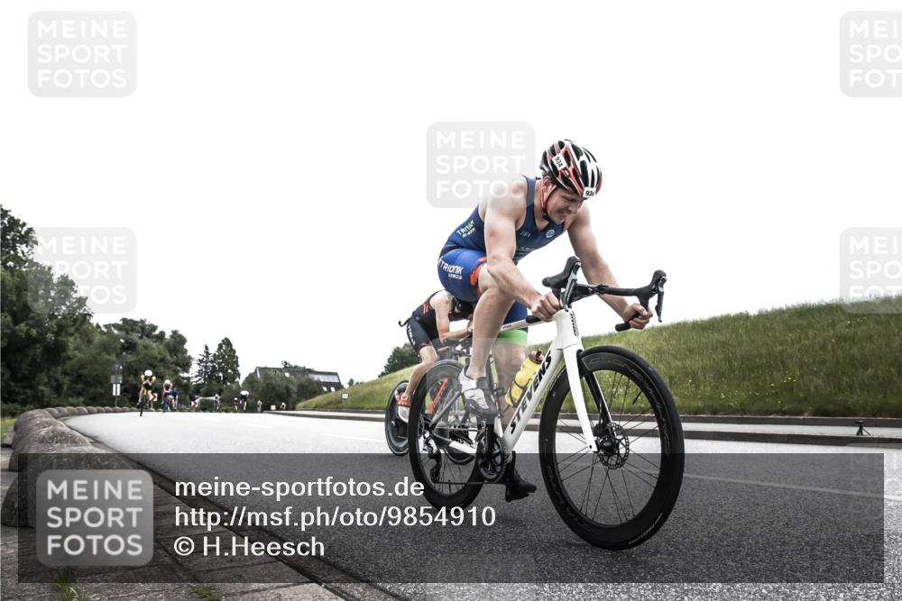 21.06.2026 - 29. Vierlanden-Triathlon H.Heesch http://msf.ph/oto/9854910 21.06.2026 12:07:27 Radfahren 790, 912, 926, 933, 934, 935, 962, 967 meine-sportfotos.de