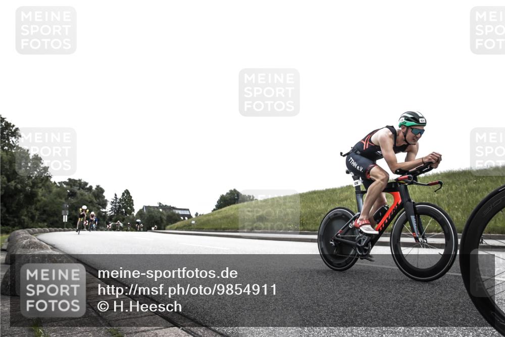 21.06.2026 - 29. Vierlanden-Triathlon H.Heesch http://msf.ph/oto/9854911 21.06.2026 12:07:27 Radfahren 790, 912, 926, 933, 934, 935, 962, 967 meine-sportfotos.de