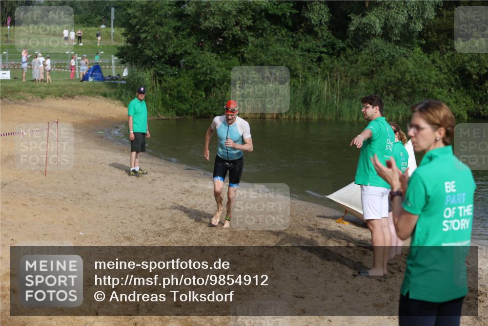 21.06.2026 - 29. Vierlanden-Triathlon Andreas Tolksdorf http://msf.ph/oto/9854912 21.06.2026 08:50:17 Schwimmen 25, 115, 156 meine-sportfotos.de