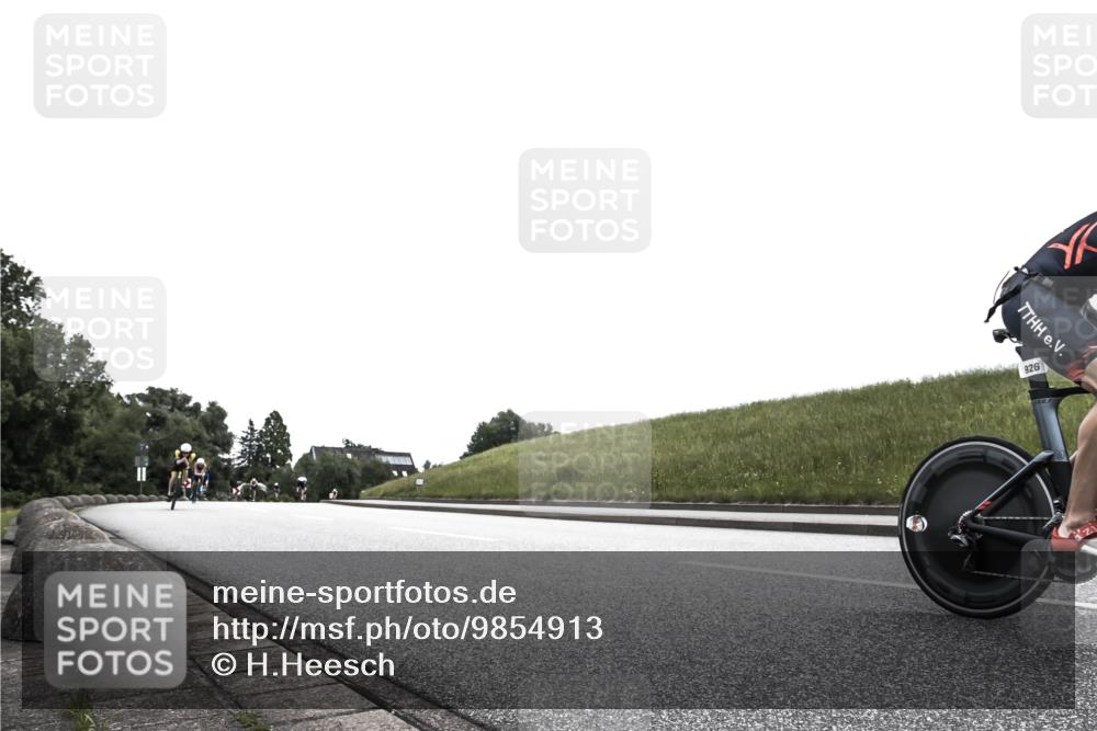 21.06.2026 - 29. Vierlanden-Triathlon H.Heesch http://msf.ph/oto/9854913 21.06.2026 12:07:27 Radfahren 790, 912, 926, 933, 934, 935, 962, 967 meine-sportfotos.de